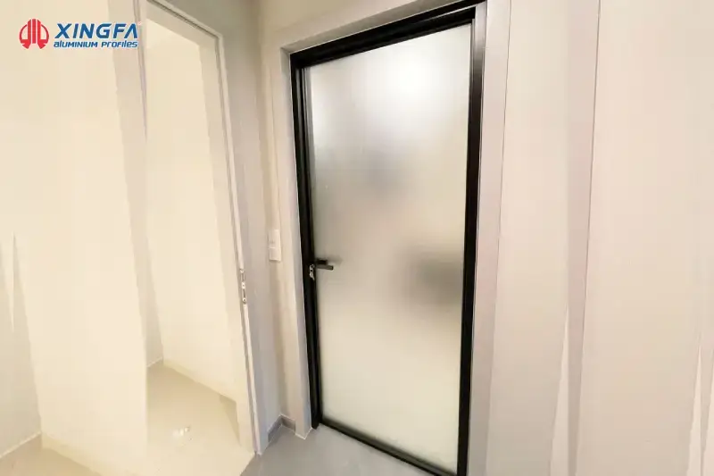 Cửa nhôm Xingfa kính mờ