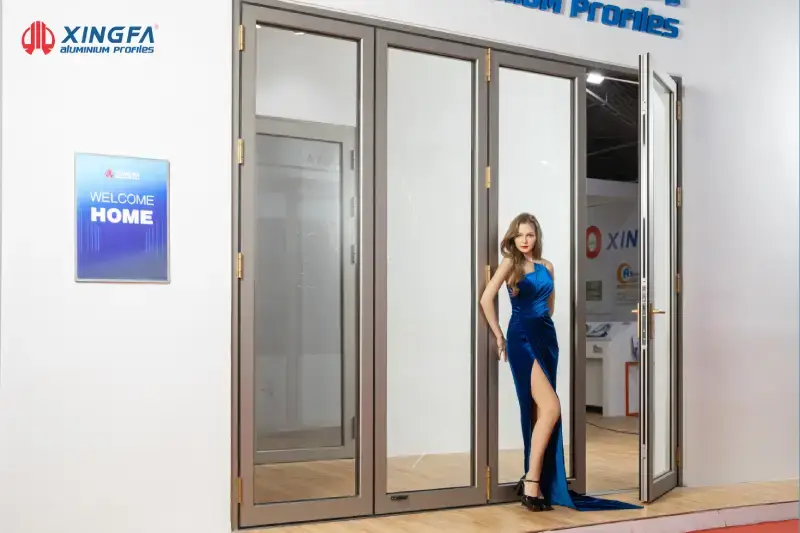 Kích thước cửa chính 4 cánh nhôm Xingfa