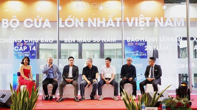 Các chuyên gia thảo luận tại Talk show