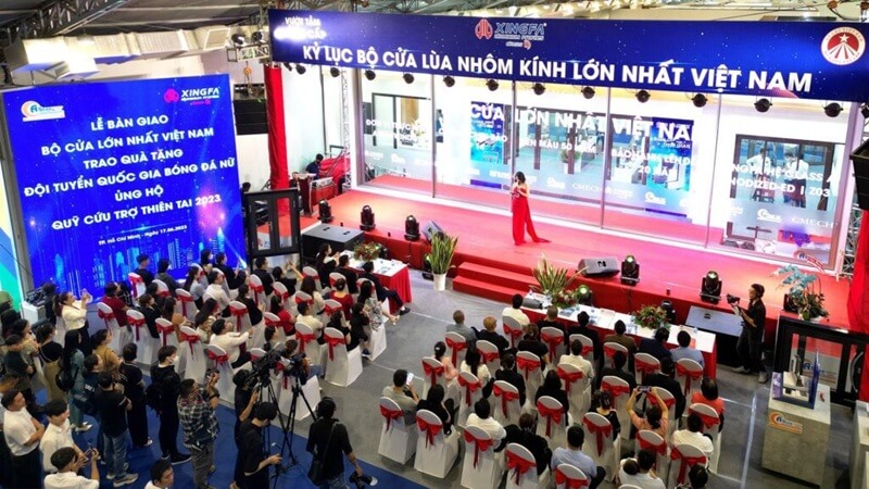 Bộ cửa kỷ lục tại Vietbuild Tp Hồ Chí Minh