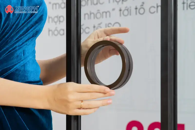 Cách phân biệt cửa nhôm Xingfa chính hãng và hàng giả
