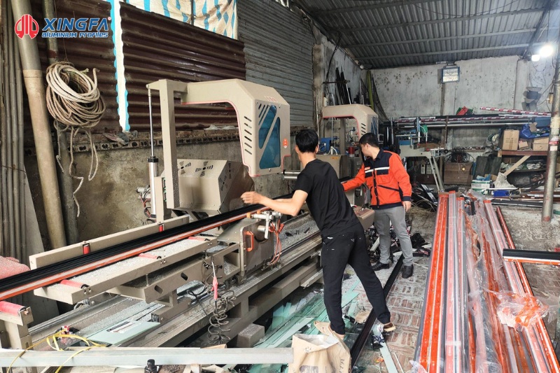 Giá thi công cửa đi lùa nhôm Xingfa hệ 55 chính hãng