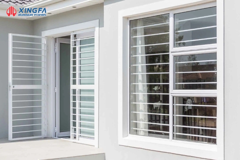 Khung bảo vệ cửa sổ nhôm Xingfa