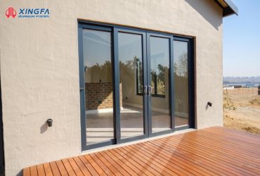 Cửa đi 4 cánh: Giải pháp mở rộng mặt tiền nhà